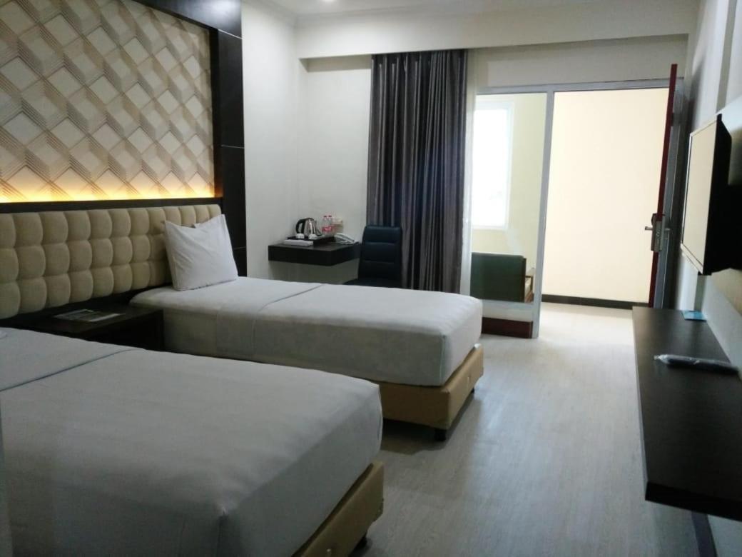 Sindoro Hotel Cilacap By Conary Exterior photo