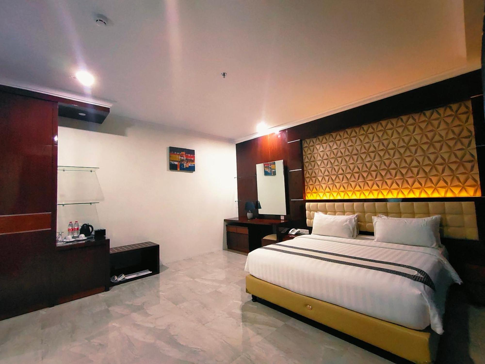 Sindoro Hotel Cilacap By Conary Exterior photo