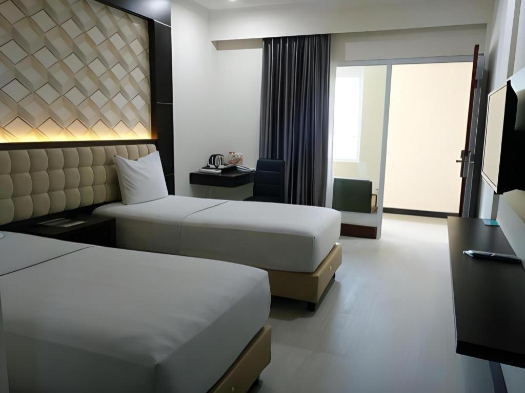 Sindoro Hotel Cilacap By Conary Exterior photo