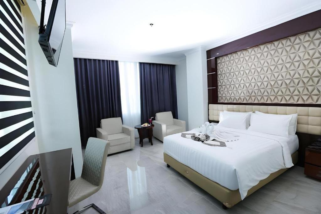 Sindoro Hotel Cilacap By Conary Exterior photo